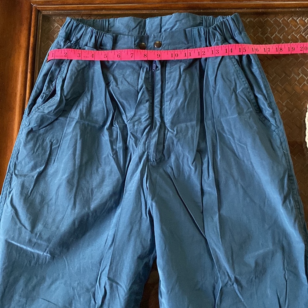 Beautiful vintage women’s Salewa snow or ski pants.